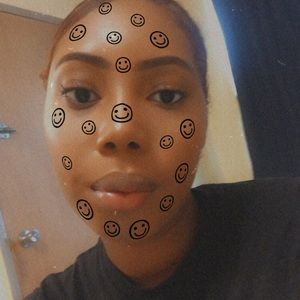 Meet your Posher, Danielle